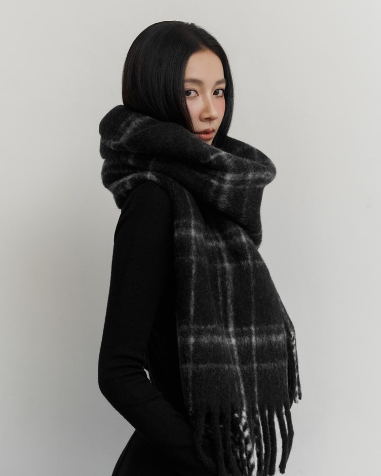 格紋流蘇圍巾