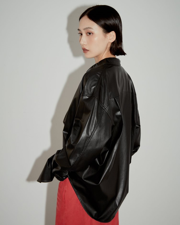 輕量壓釦造型皮革襯衫