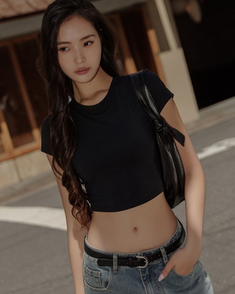 裸感輕塑BRA TOP短TEE