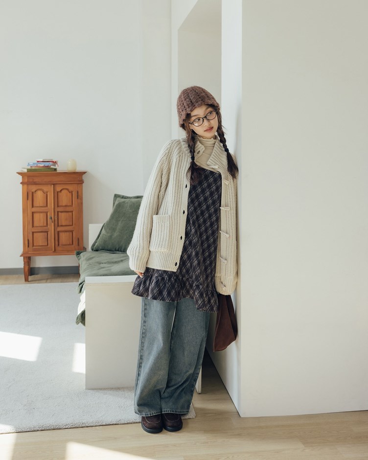 牛角釦立領粗針織外套