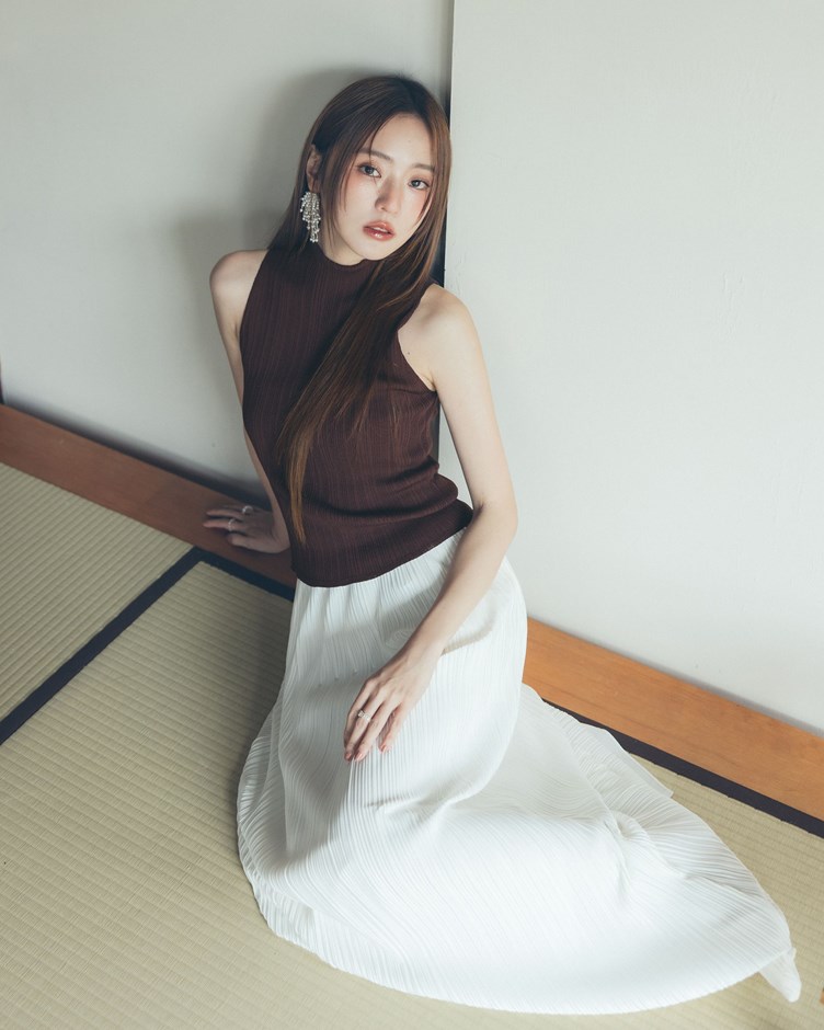 簡約小高領細坑紋針織背心