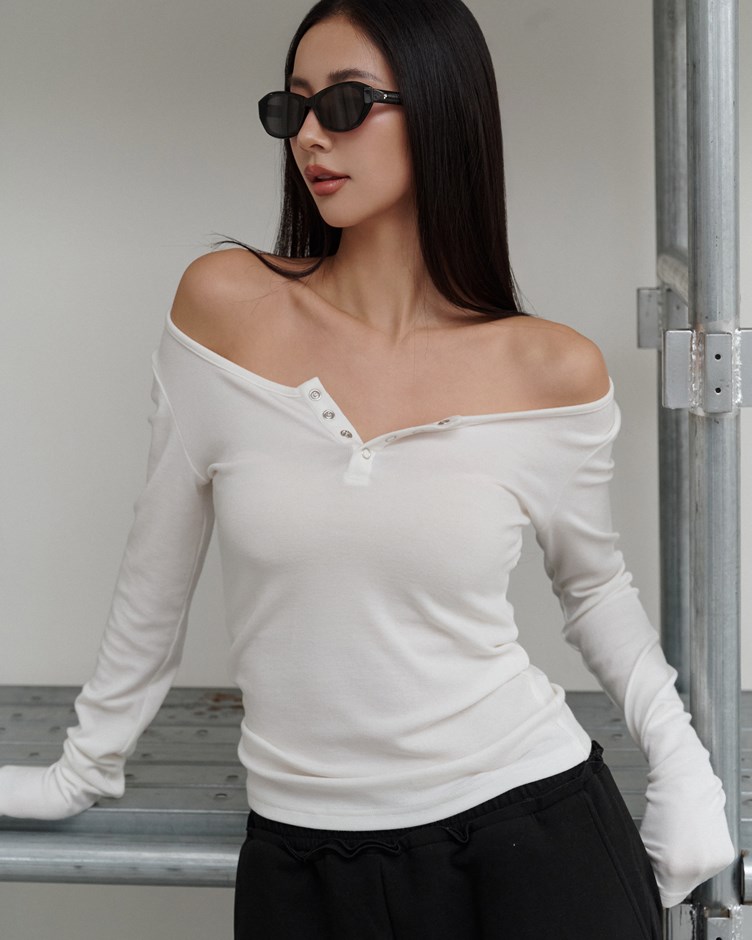 mi柔彈排釦造型長袖上衣