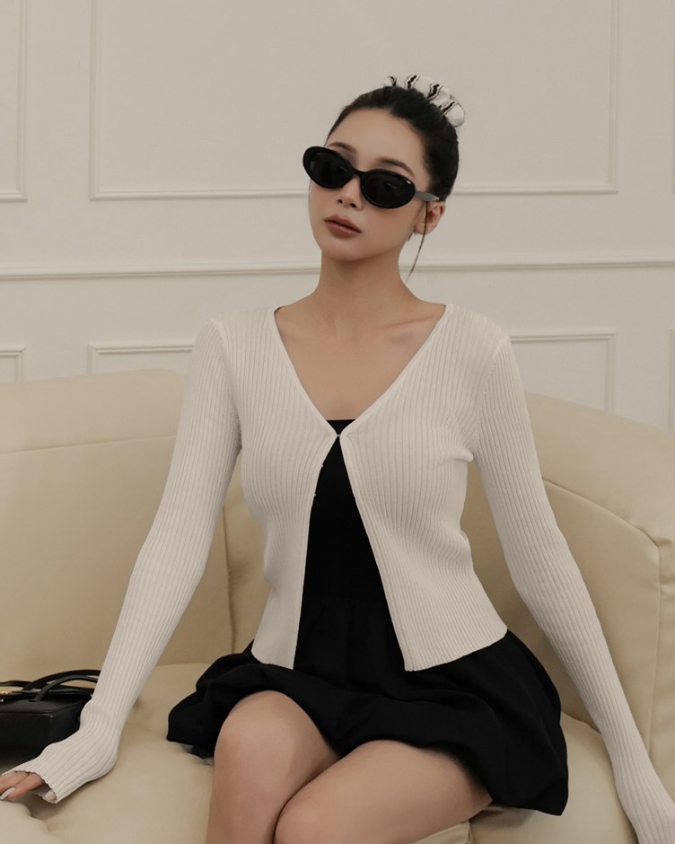 V領鉤釦針織開衫