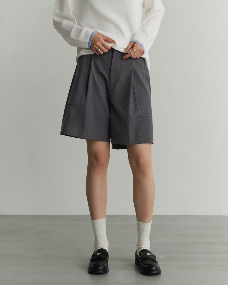 打褶口袋寬短褲