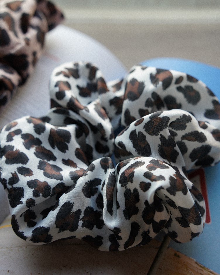 Wild Satin Leopard 絲緞豹紋大腸圈