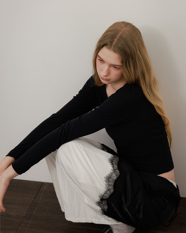 MIT柔彈天絲大圓領上衣