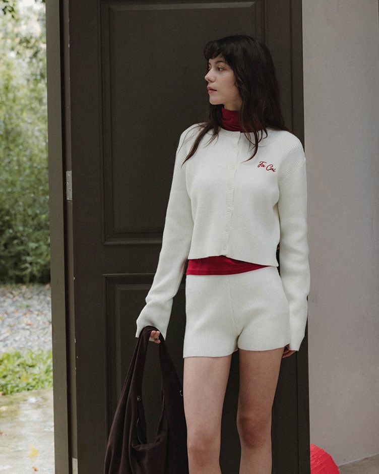 刺繡針織排釦外套