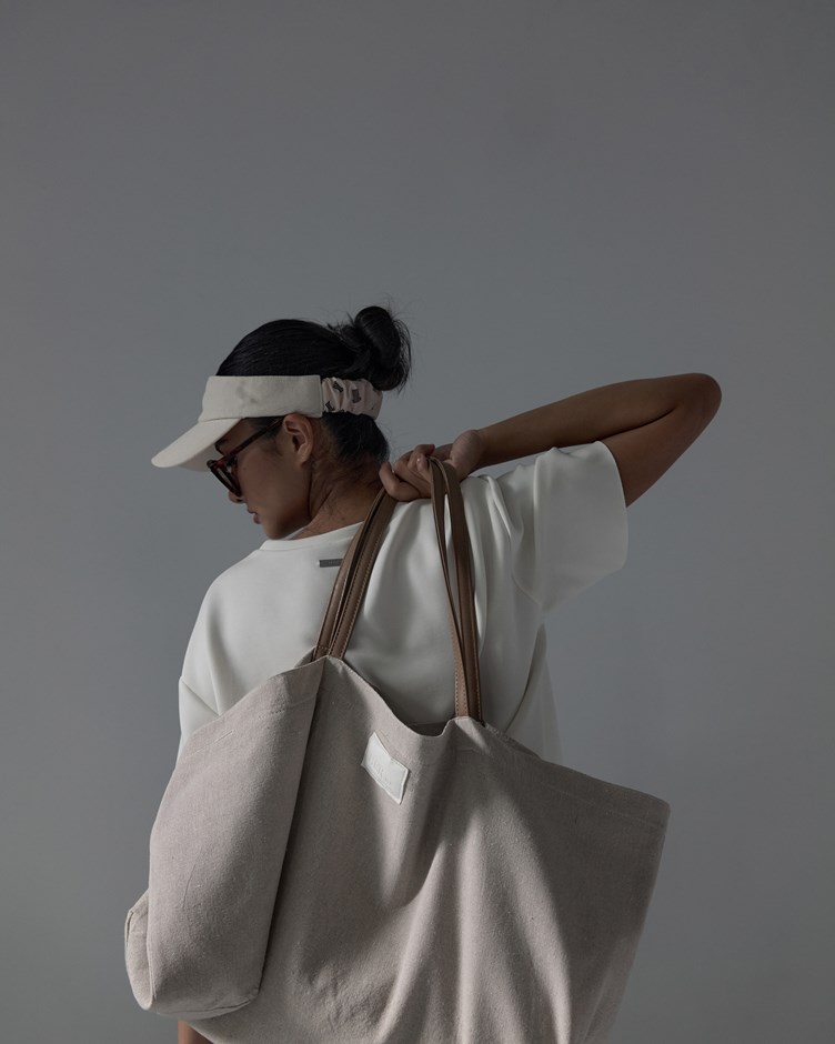 The Weekender Linen Tote