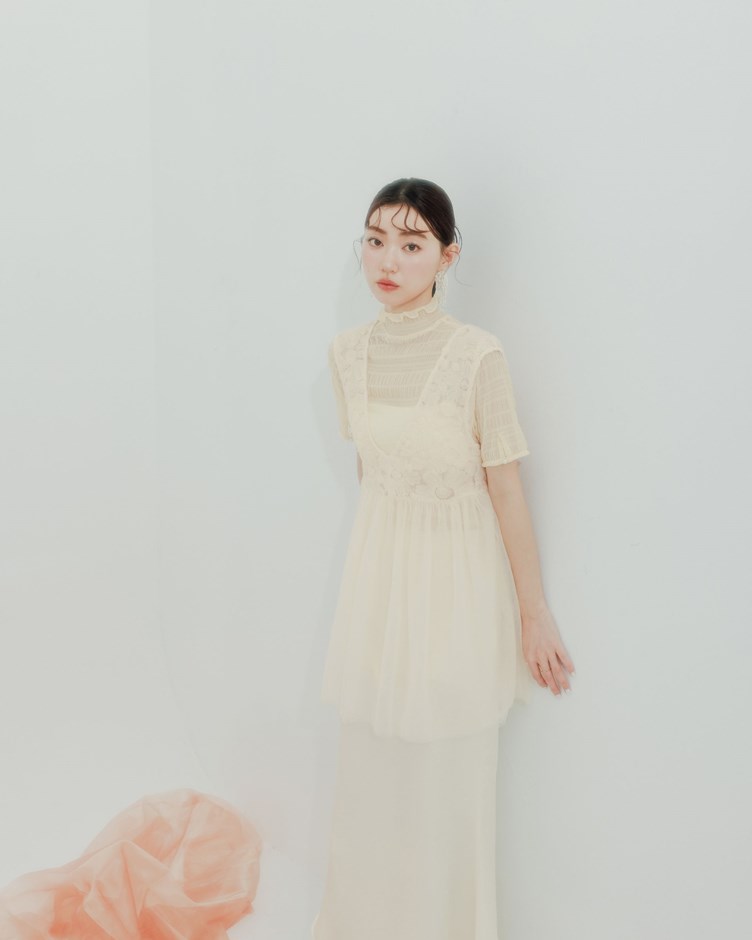 花朵網紗拼接V領背心罩衫