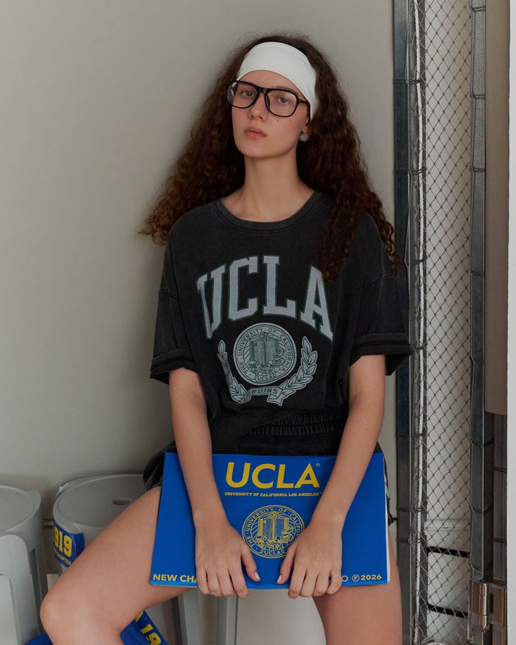 UCLA學院風洗舊寬鬆TEE