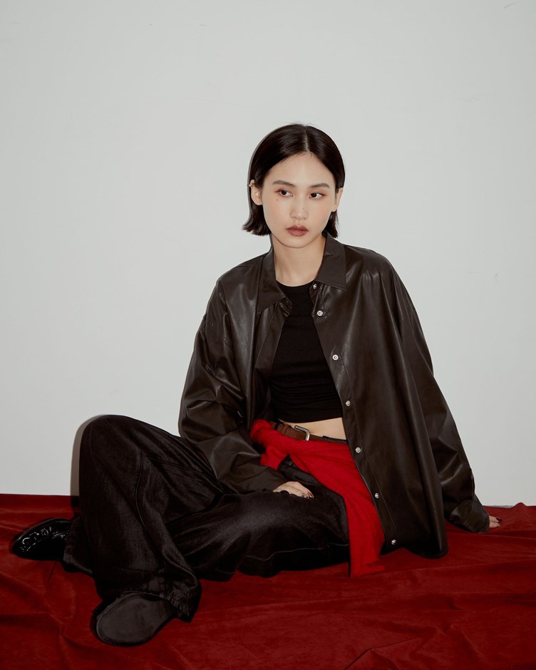 輕量壓釦造型皮革襯衫