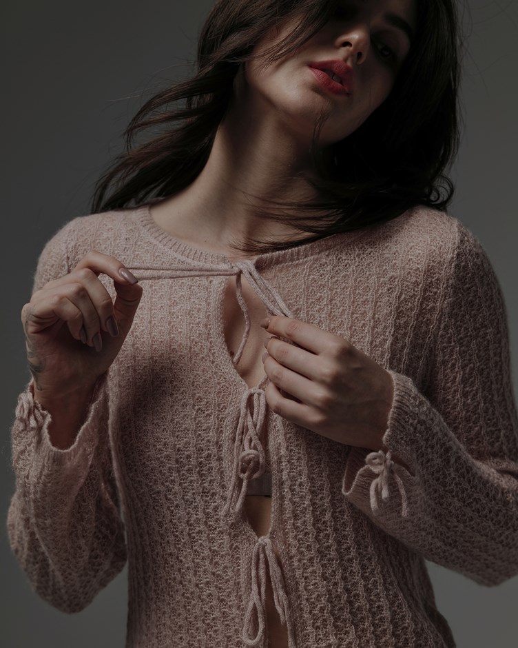 蝴蝶結層次綁帶針織上衣