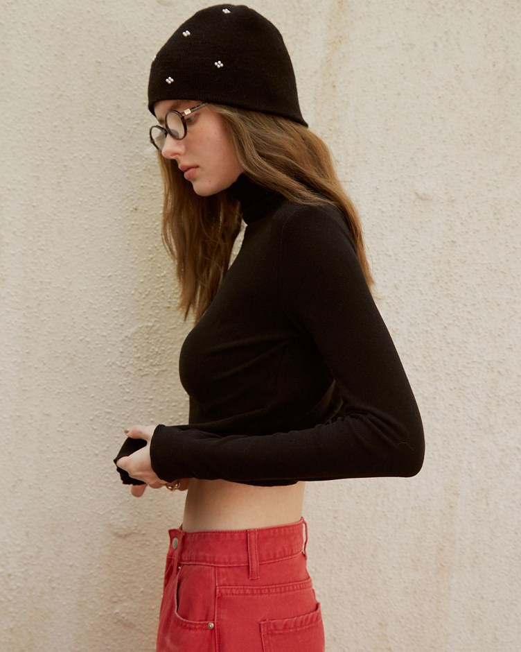 柔彈磨毛坑紋高領捲邊上衣