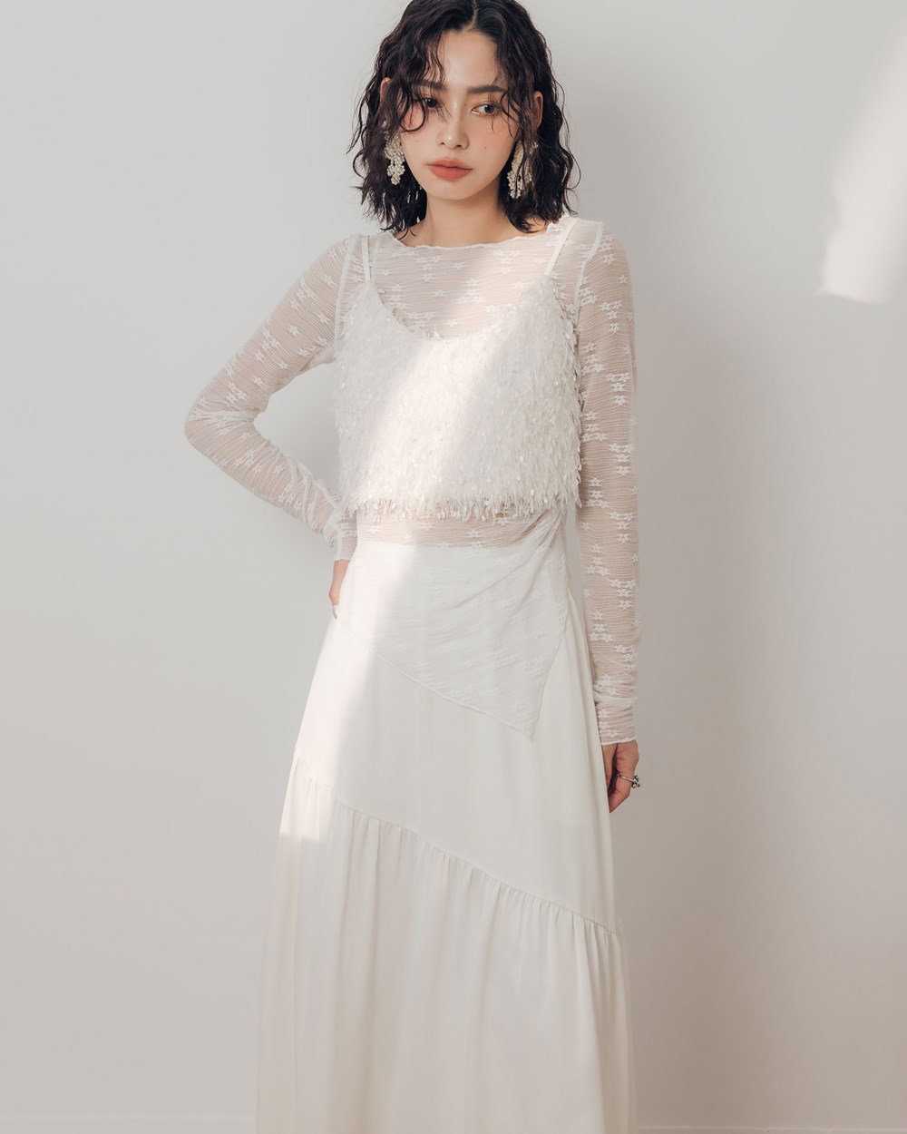 蕾絲側抓皺捲邊上衣