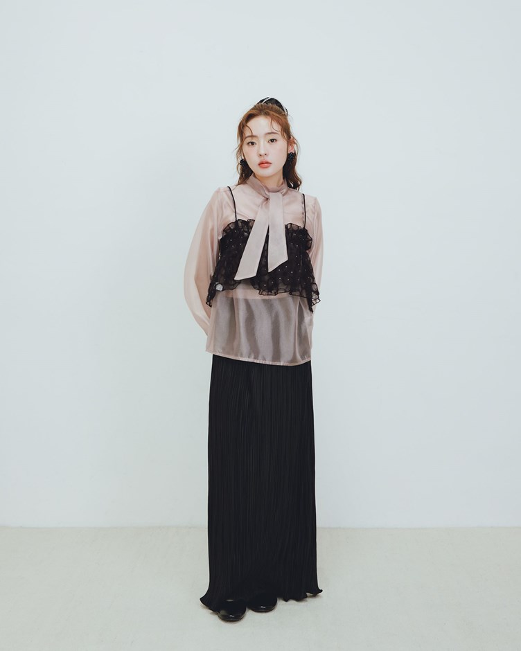 俐落細壓摺捲邊直筒長裙