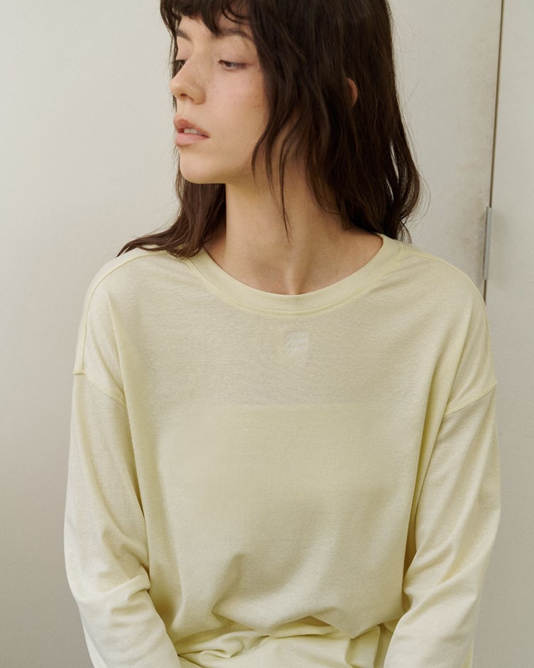 品牌LOGO柔彈天絲長袖上衣