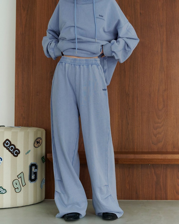 GGC洗舊感側打摺刺繡標語棉寬褲(金針菇&黃大謙聯名款)