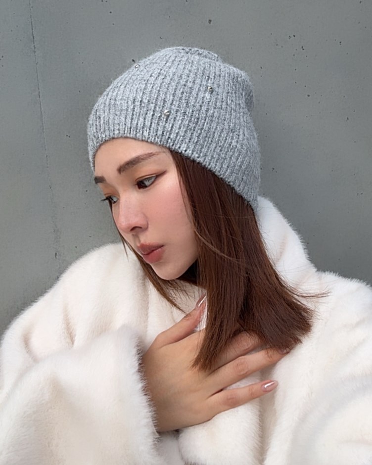 時髦鉚釘針織毛帽