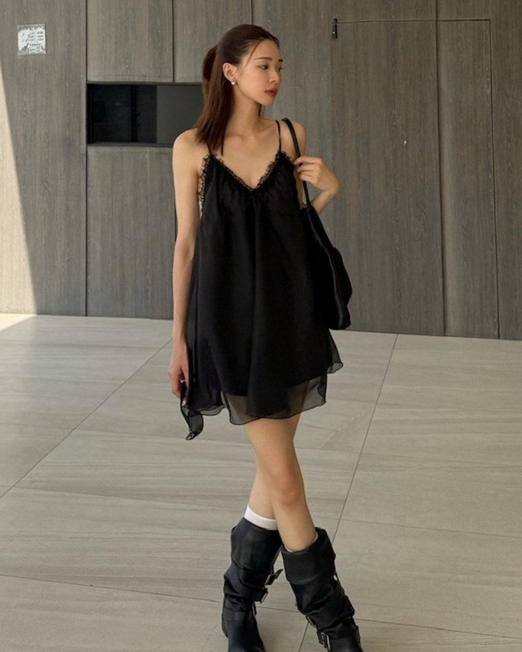 透紗美背飄逸上衣