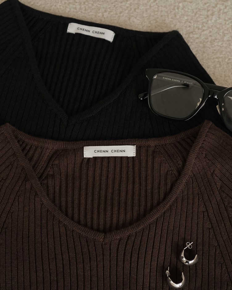 V領坑條針織長袖