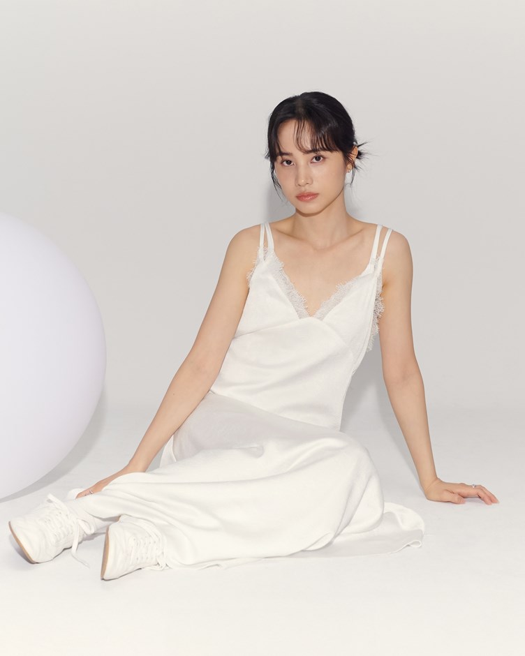 蕾絲層次美背洋裝