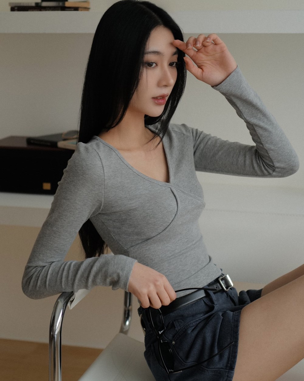 美胸百搭V領羊絨長袖上衣