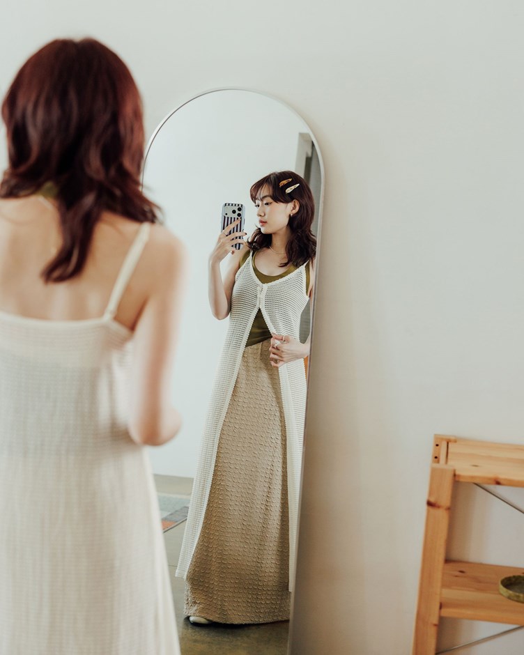 縐縐肌理後開岔長裙