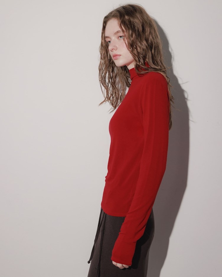 親膚柔彈小高領鬆身上衣