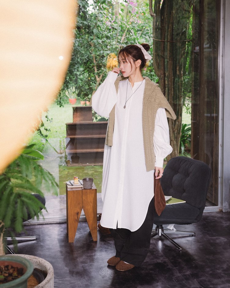 日系小立領澎袖長版襯衫