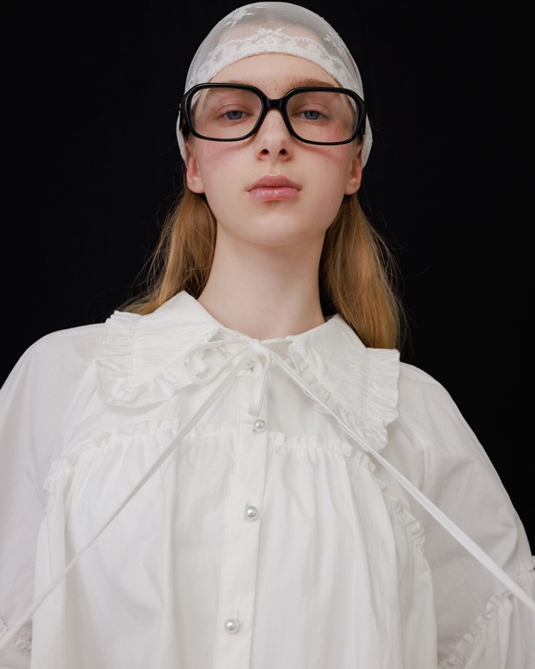 大領片荷葉澎袖造型襯衫