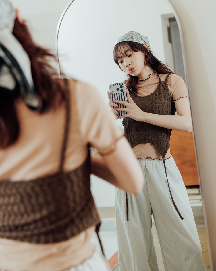 透膚配色小捲邊短袖上衣