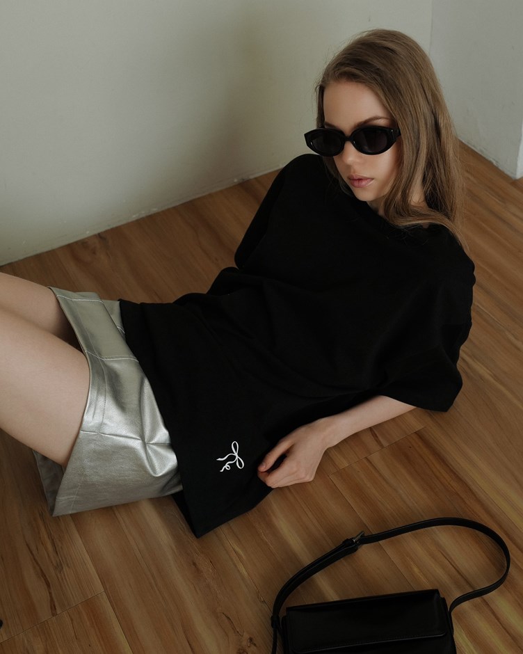 小小蝴蝶結印花短袖TEE