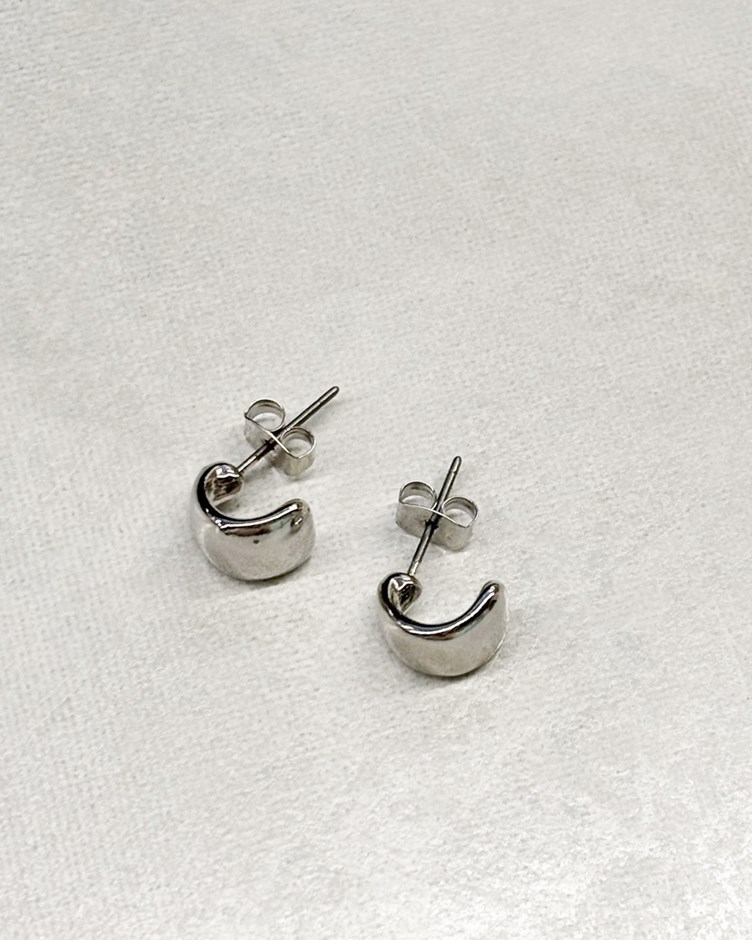 金屬弧形小C耳環