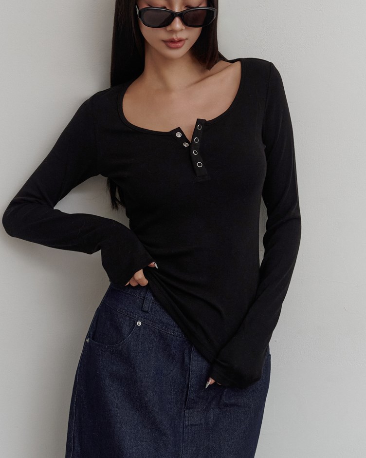 mi柔彈排釦造型長袖上衣