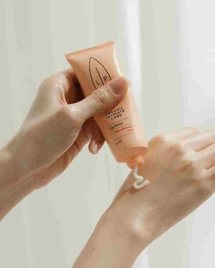 夏威夷果燕麥私密潤唇霜