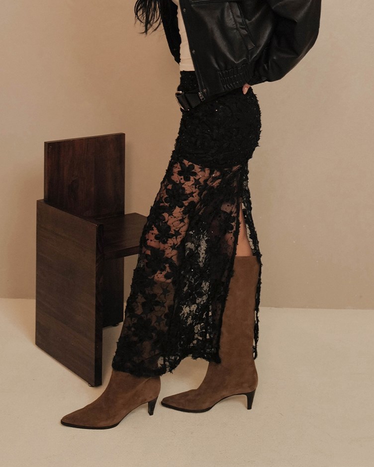 (預購12月中出貨)立體花朵蕾絲直筒裙(The Elaru label 聯名款-Eleanore)