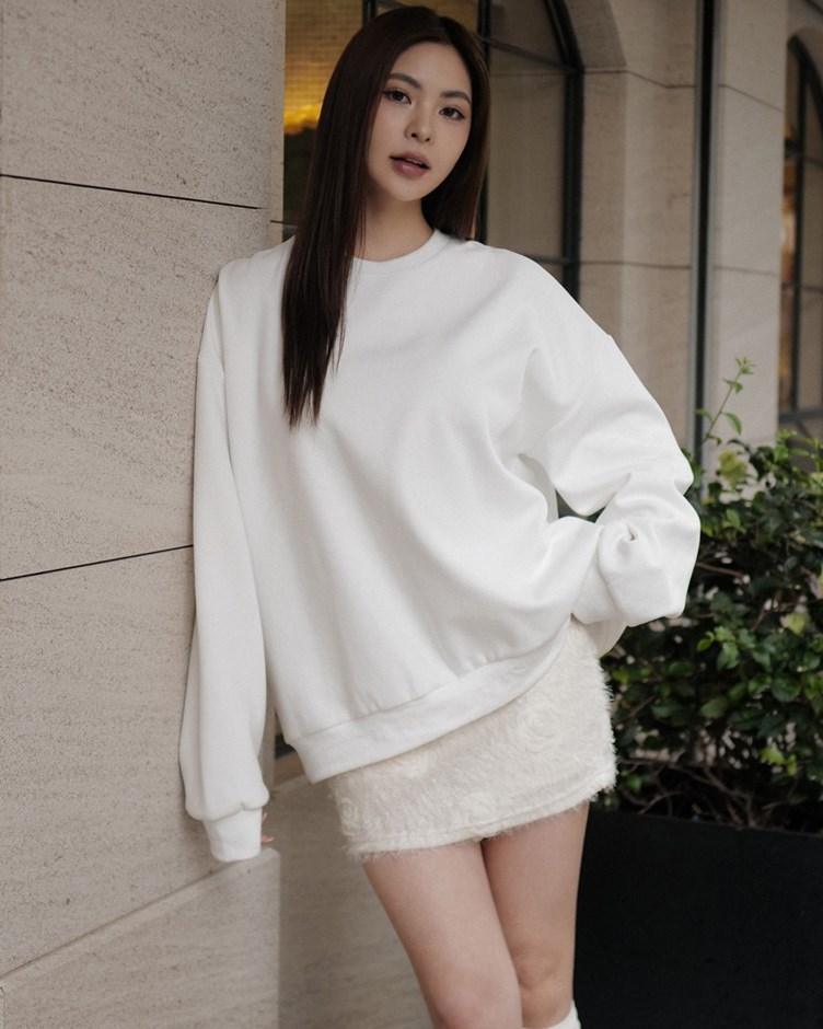 極簡素面大學TEE