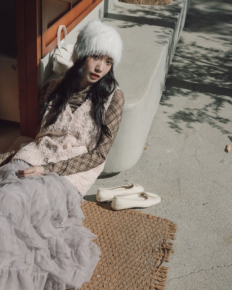 棉花糖V領排釦背心