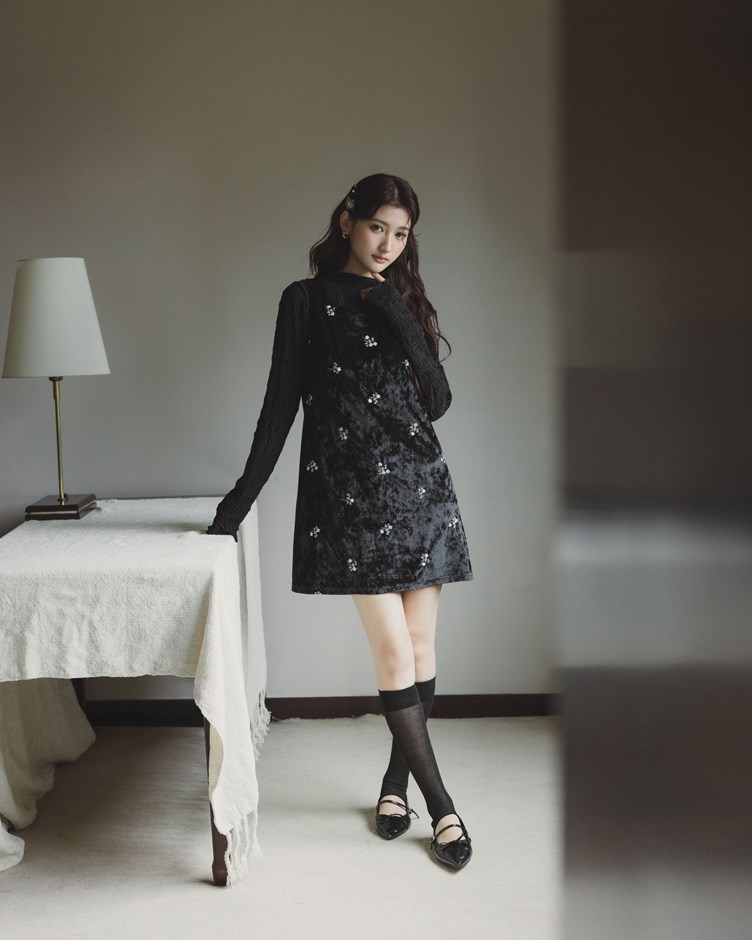 緞面刺繡花朵短洋裝