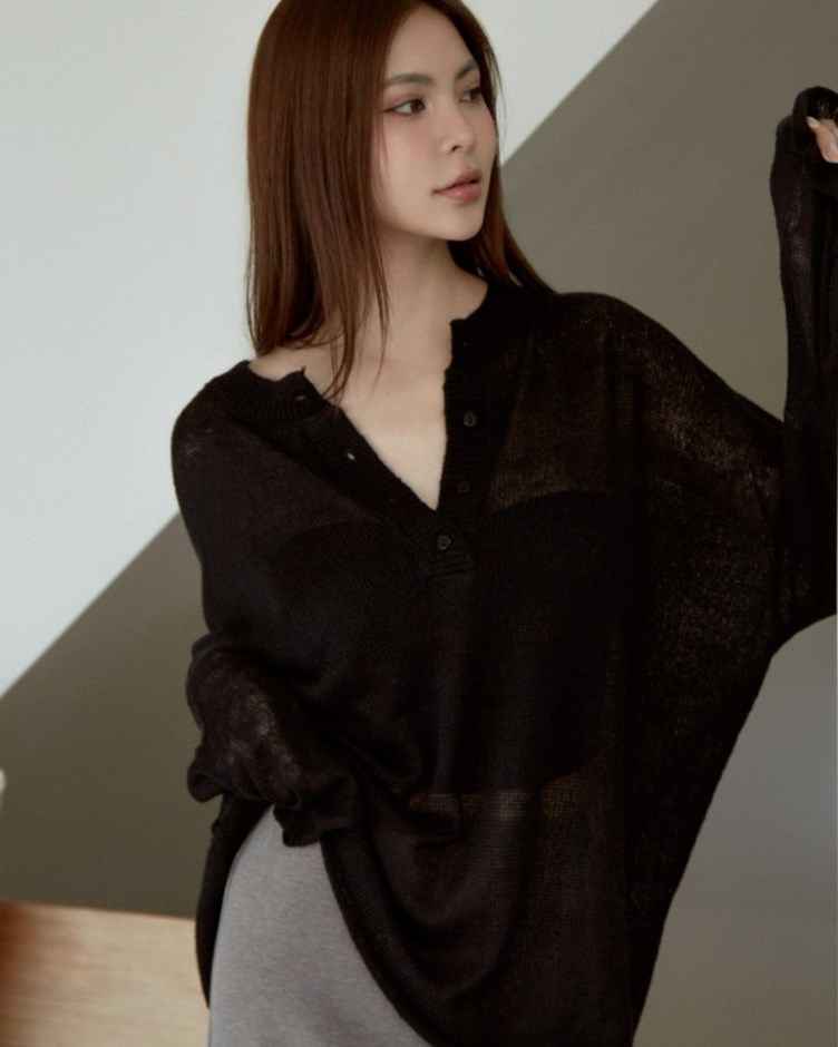 微透膚半開襟圓領針織上衣