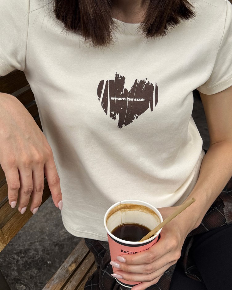 噴漆愛心印花TEE