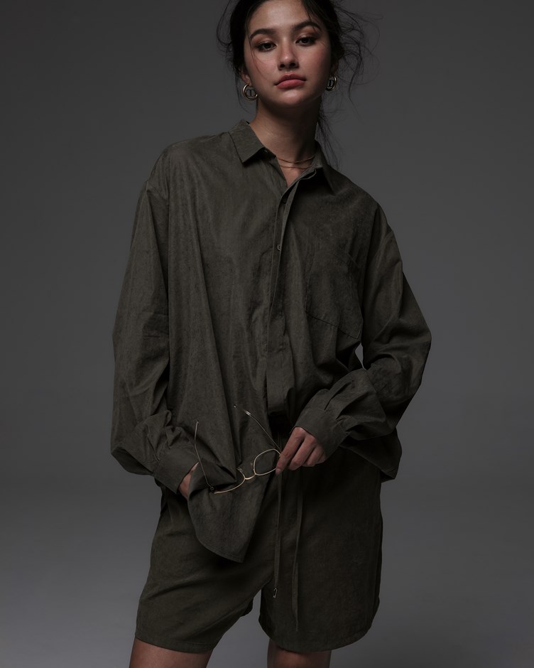 Unisex 極簡俐落長袖襯衫