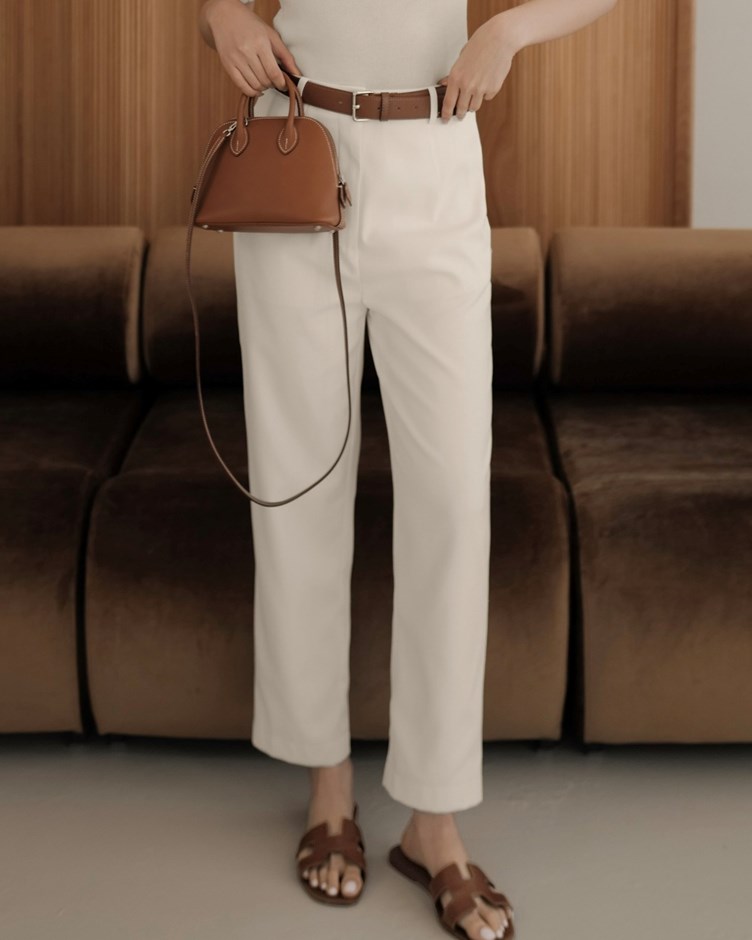 壓線西裝九分白褲