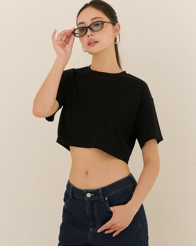 素色圓領寬鬆短版TEE