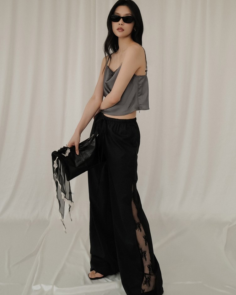 輕盈蕾絲拼接抽繩長褲