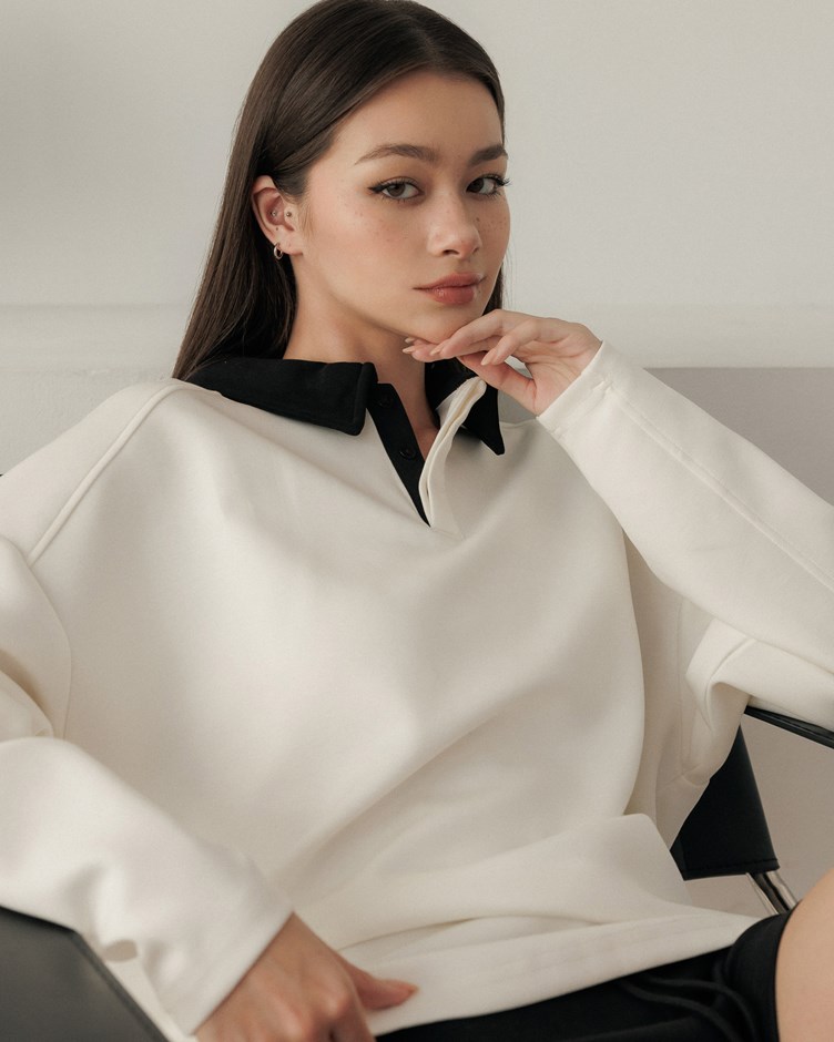 柔霧奶泡POLO領寬鬆上衣