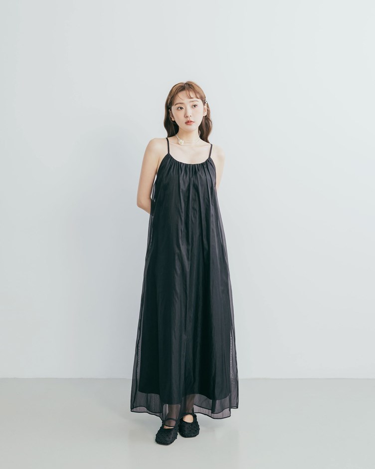 美背雙層輕盈柔紗長洋裝