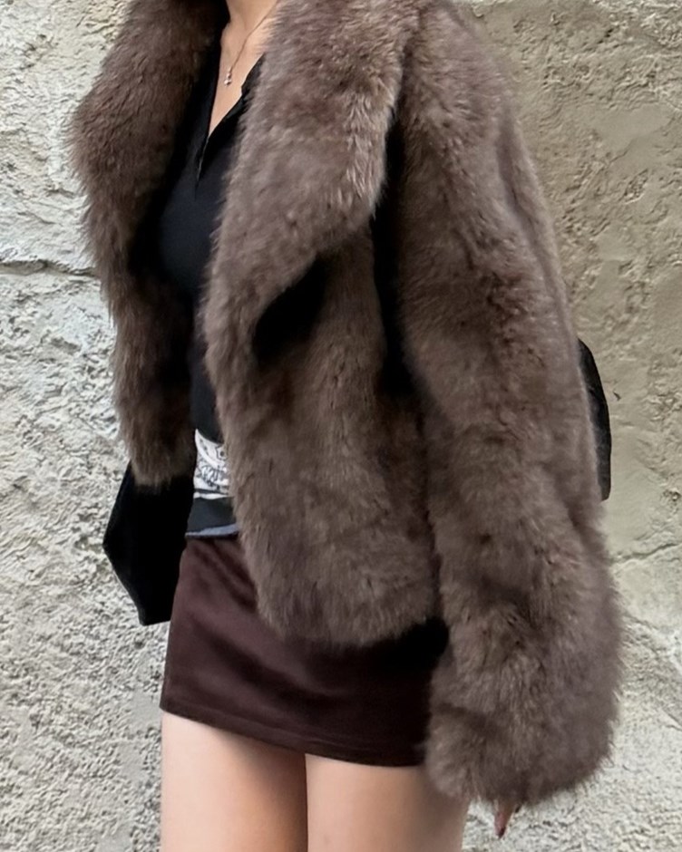 10 Madame Luxe 貴婦感絨毛外套