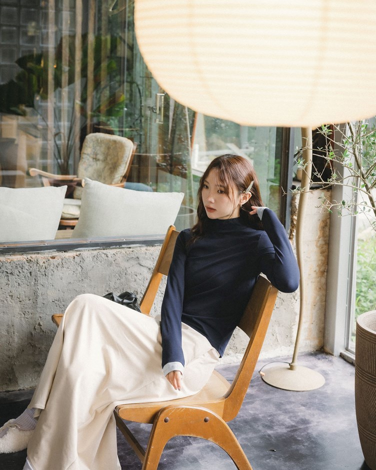 PROJECT.M 袖口拼接小高領上衣