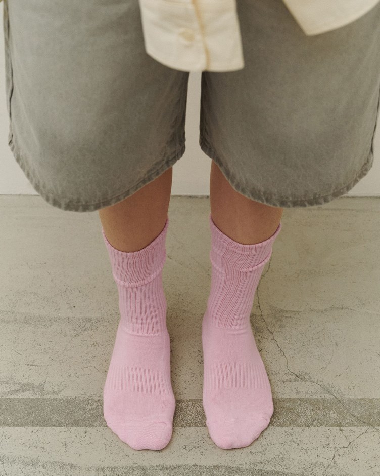 經典多色坑條中筒襪